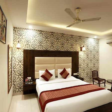 Travel Inn At Delhi Airport Ню Делхи Екстериор снимка