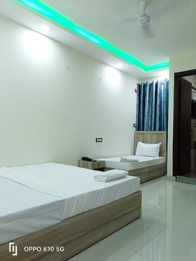 Travel Inn At Delhi Airport Ню Делхи Екстериор снимка