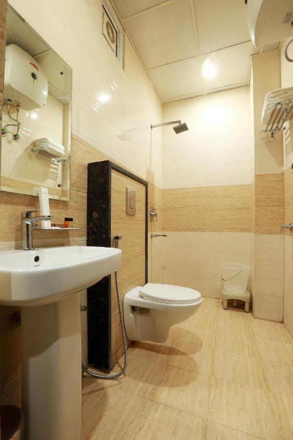 Travel Inn At Delhi Airport Ню Делхи Екстериор снимка