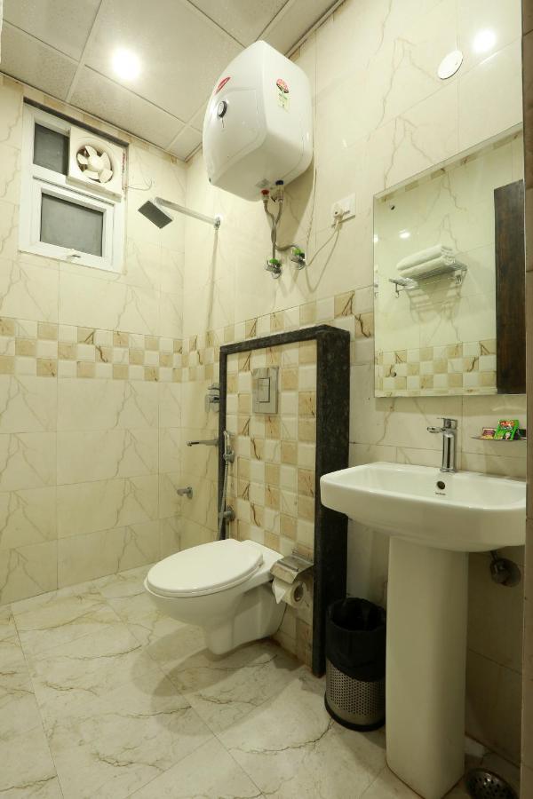 Travel Inn At Delhi Airport Ню Делхи Екстериор снимка