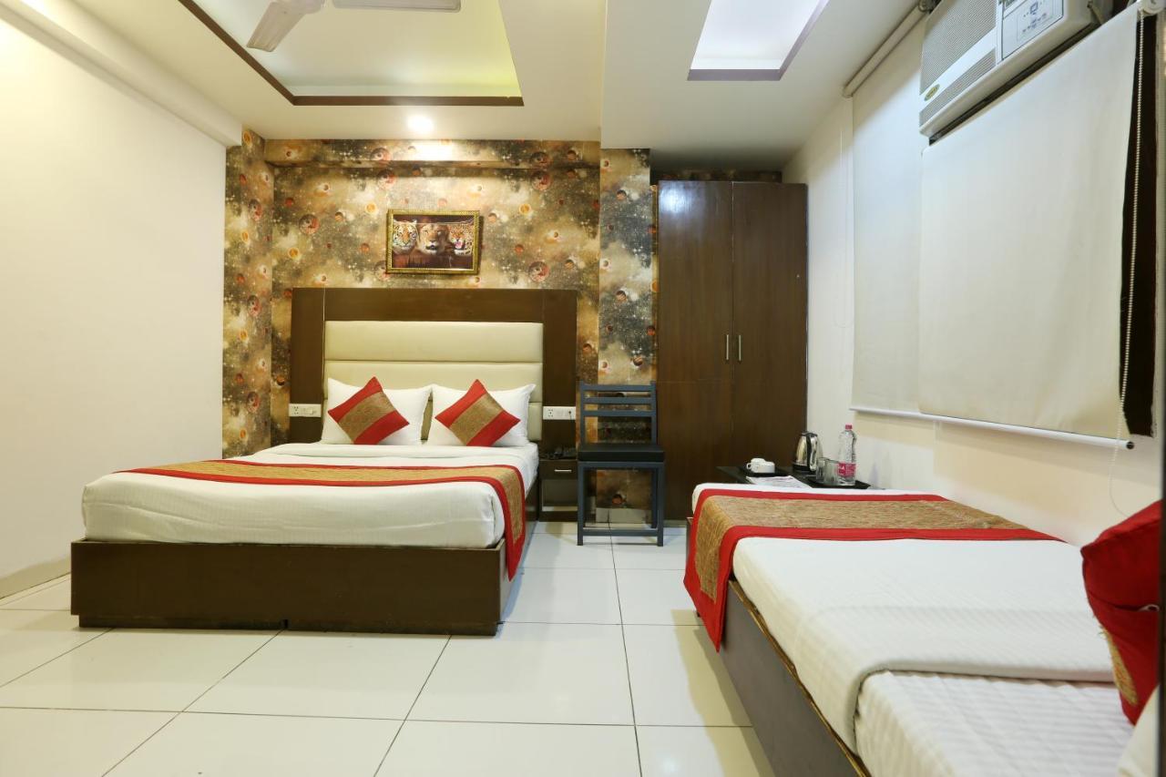 Travel Inn At Delhi Airport Ню Делхи Екстериор снимка